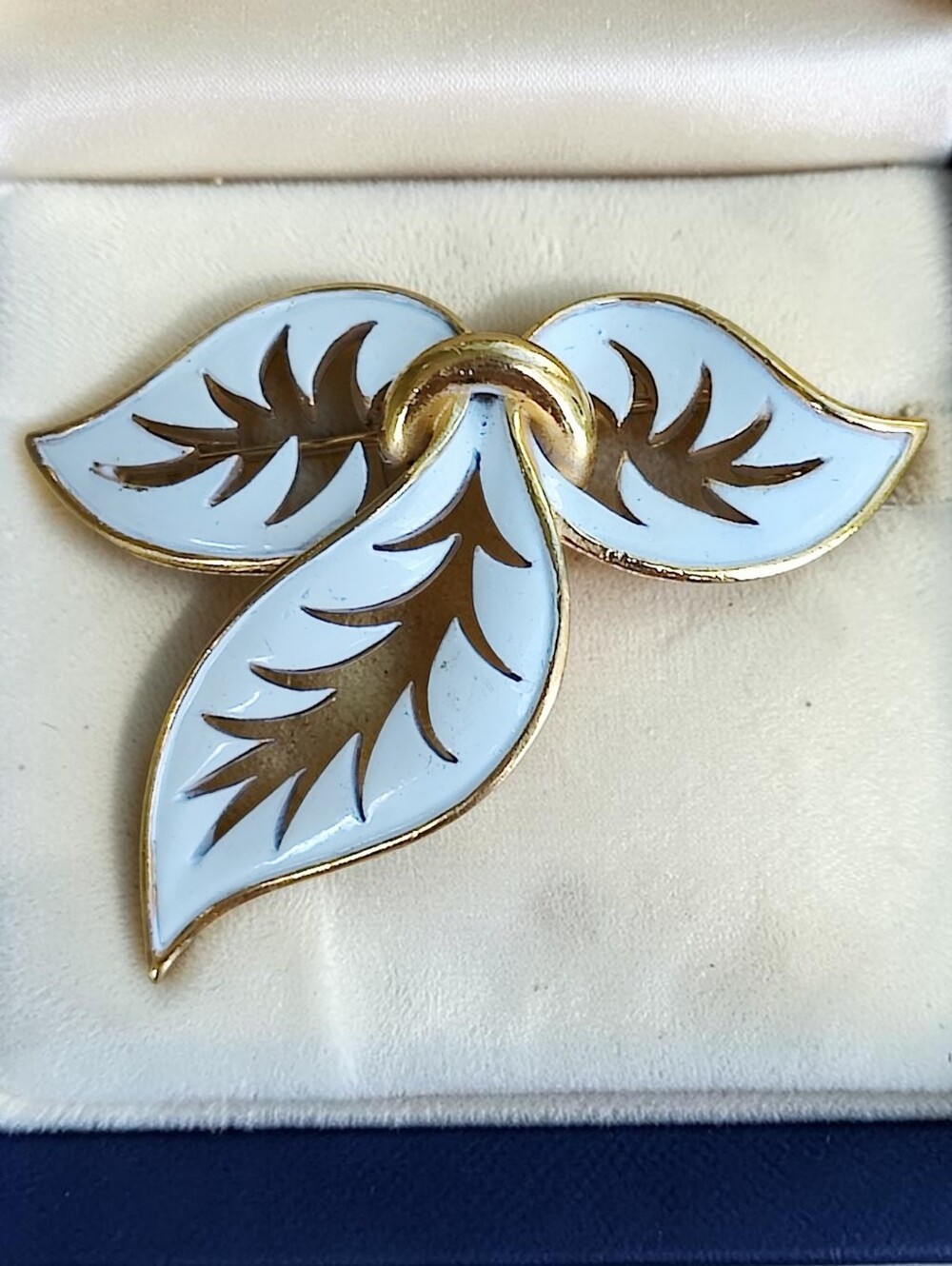 Vintage Crown Trifari Enameled Leaves Brooch